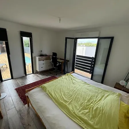 Luxury With Pool And View Juvignac